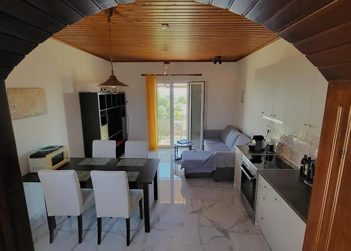Filippos Apartments \
